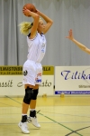 Jelena Solovjeva sy&Atilde;&para;tt&Atilde;&curren;&Atilde;&curren; kaarelta ottelussa Espoota vastaan 11.10.2008 