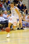 Elena Reshetko kuljettaa palloa